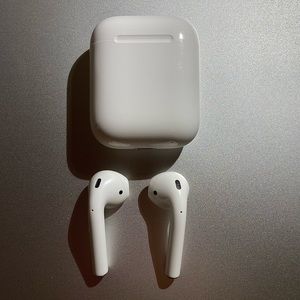 Apple AirPods First Generation (shop is closing soon)